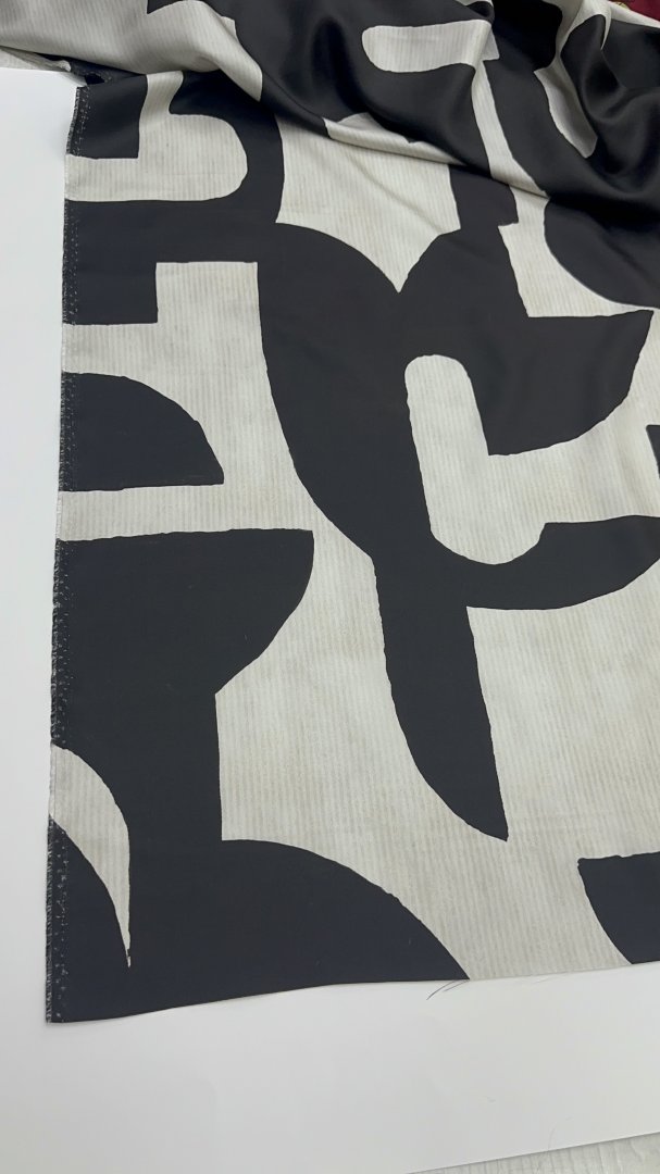 картинка Шелк натуральный Ш131 магазин Компания "Бенефис являющийся официальным дистрибьютором в России  картинка Шелк натуральный Ш131 от магазина Компания "Бенефис